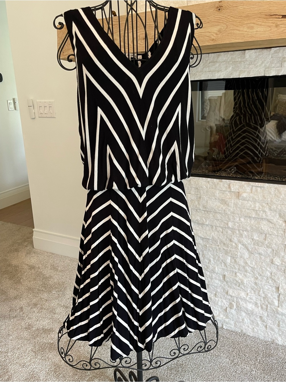 Max Studio Black and White Striped V-Neck Skirt Set